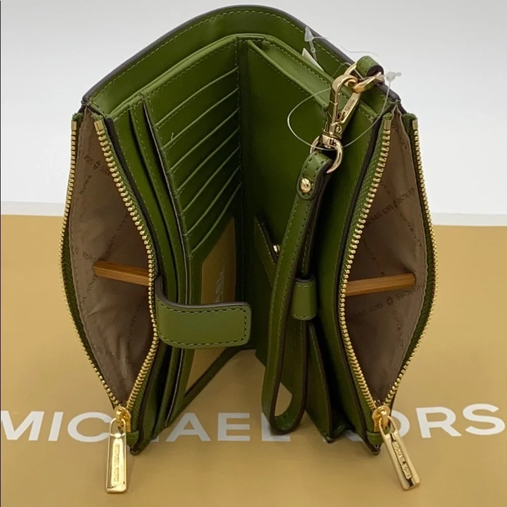 MICHAEL KORS LARGE DOUBLE ZIP WRISTLET EVERGREEN